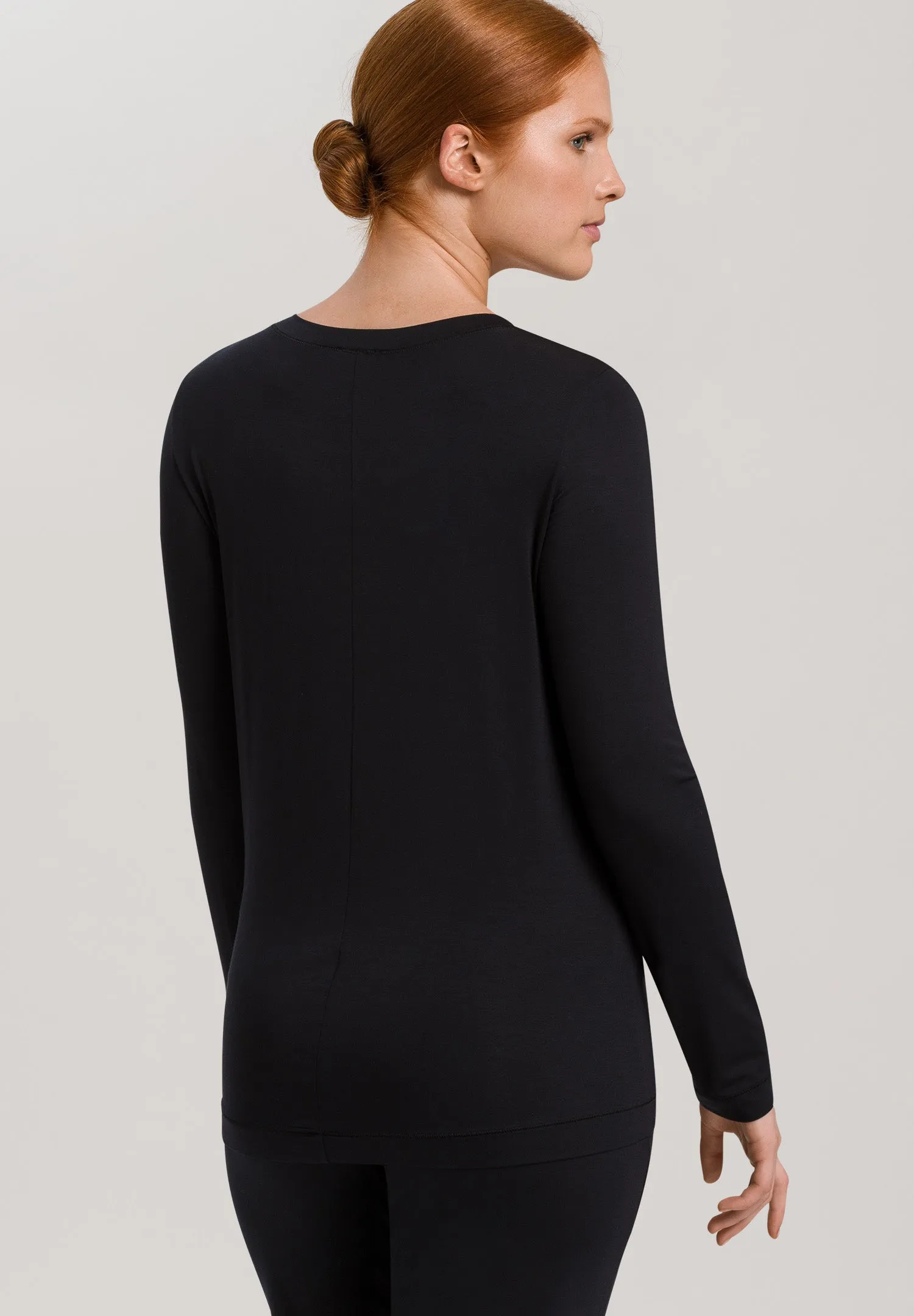 Yoga Relaxed Scoop Neck Top | Black 77996-019